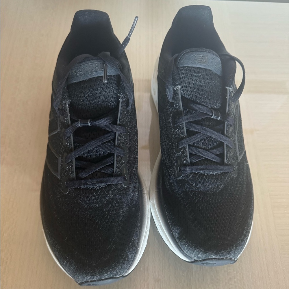 NB running with White foam sole